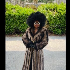 Excellent very fluffy Stylish Full pelt Raccoon Fur Coat Jacket &French hem S-M